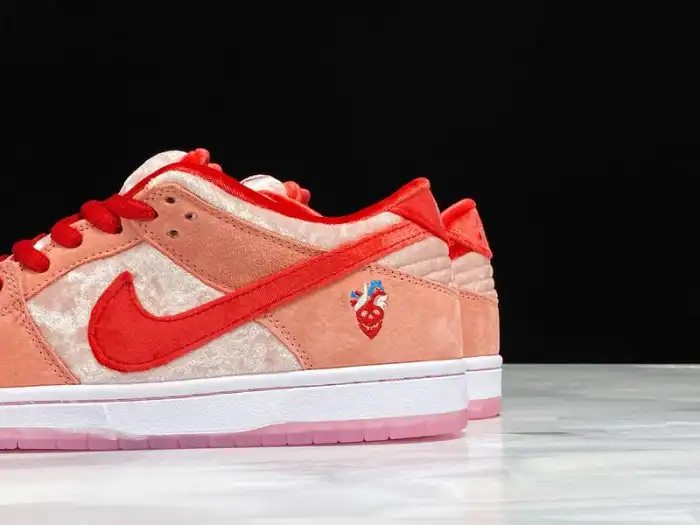 Cheap Nike SB Dunk Low StrangeLove Skateboards CT2552-800 0203