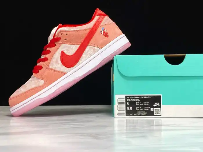 Cheap Nike SB Dunk Low StrangeLove Skateboards CT2552-800 0203