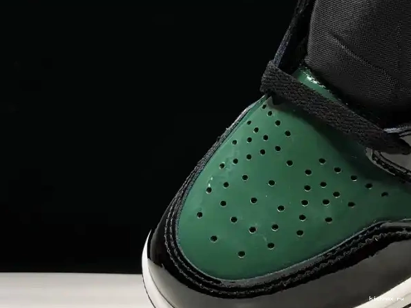 Rep 1 Team AV3905-038 Retro High Black Air x OG SoleFly Orange-Fir Jordan 0318