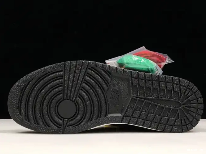 Rep 1 Team AV3905-038 Retro High Black Air x OG SoleFly Orange-Fir Jordan 0318